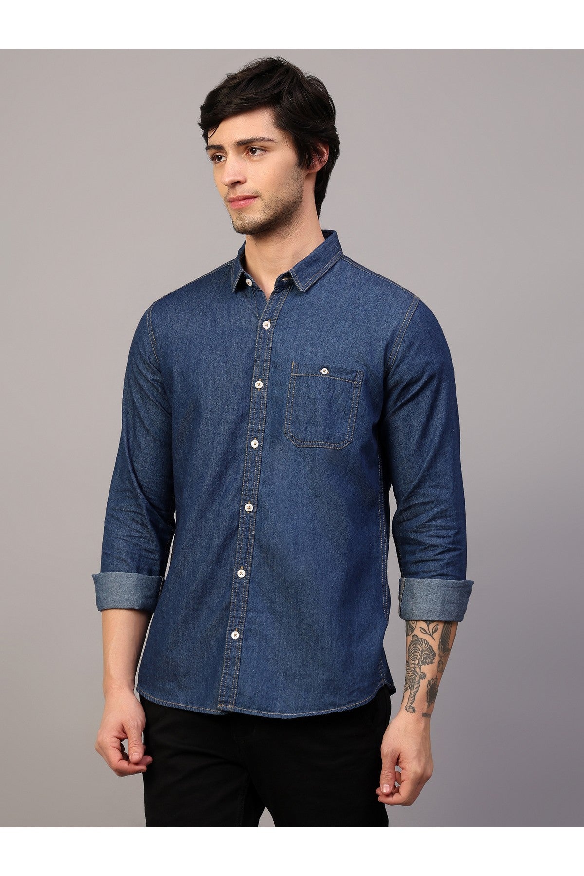 Men Blue Slim Fit Solid Spread Collar Casual Denim Shirt