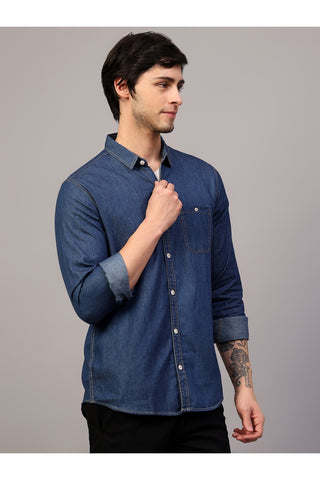 Men Blue Slim Fit Solid Spread Collar Casual Denim Shirt